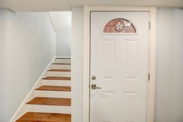 6906 Lovely LN, Austin, TX 78744