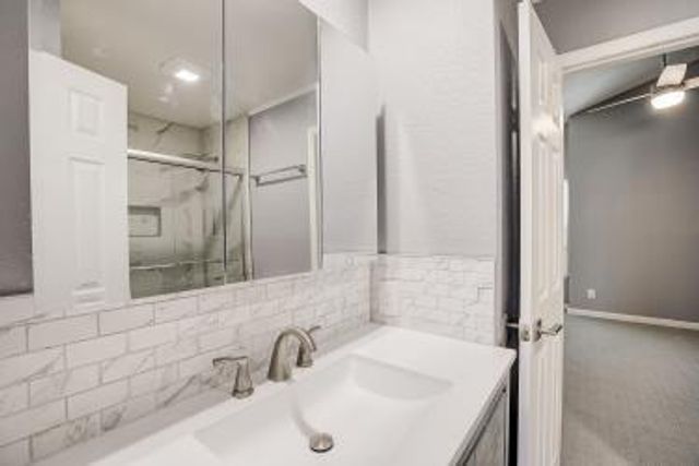 6906 Lovely LN, Austin, TX 78744