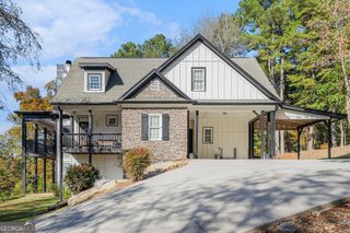 2855 Milton Bryan Drive, Loganville, GA 30052