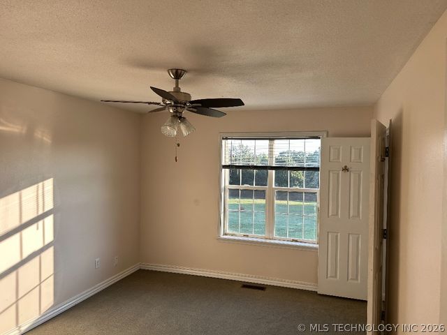 30245 S 210th Road, Henryetta, OK 74437