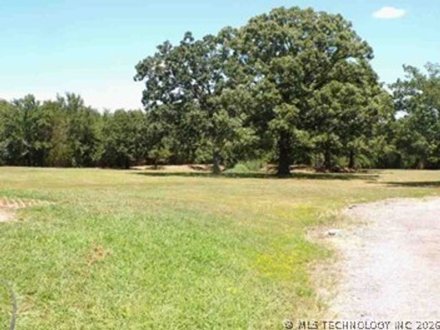 30245 S 210th Road, Henryetta, OK 74437