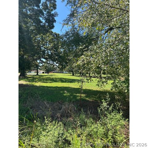 30245 S 210th Road, Henryetta, OK 74437