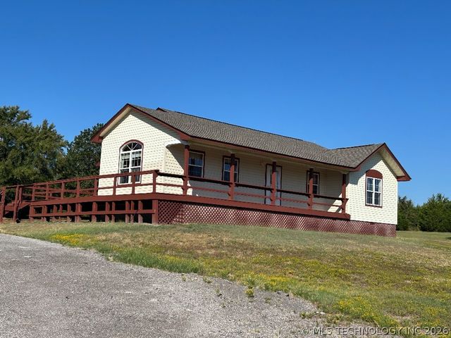 30245 S 210th Road, Henryetta, OK 74437