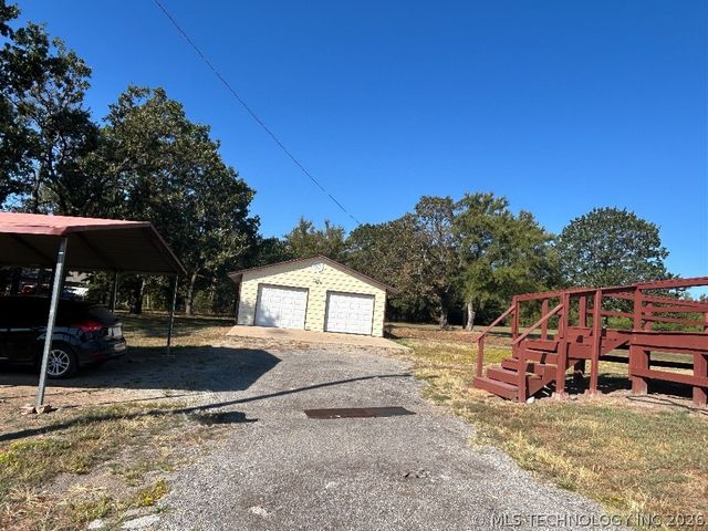 30245 S 210th Road, Henryetta, OK 74437