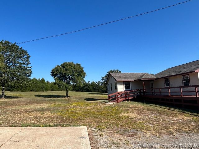 30245 S 210th Road, Henryetta, OK 74437