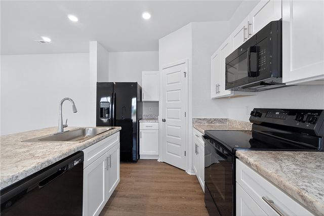 6800 SW Dignity Avenue, Bentonville, AR 72713