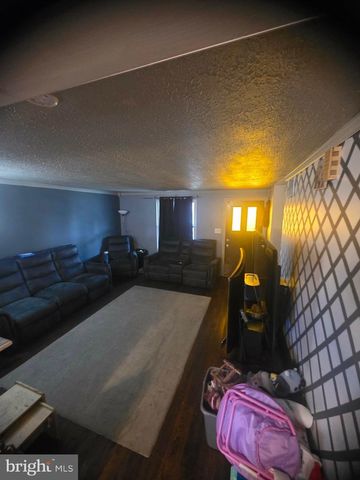 1004 KAYDEN LN, Essex, MD 21221