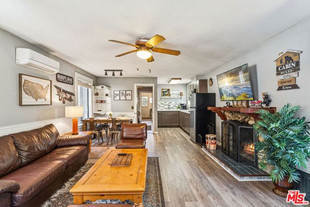 109 W Aeroplane Boulevard, Big Bear City, CA 92314