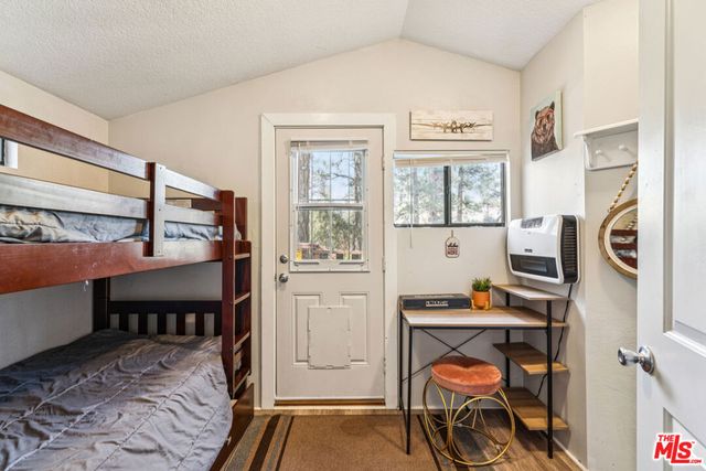 109 W Aeroplane Boulevard, Big Bear City, CA 92314