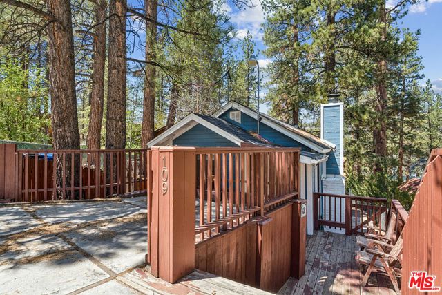 109 W Aeroplane Boulevard, Big Bear City, CA 92314