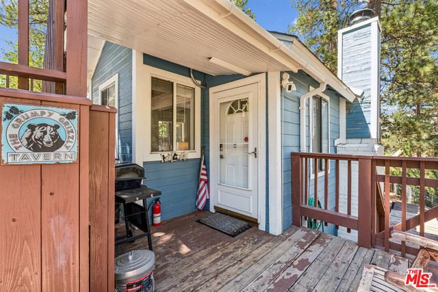 109 W Aeroplane Boulevard, Big Bear City, CA 92314