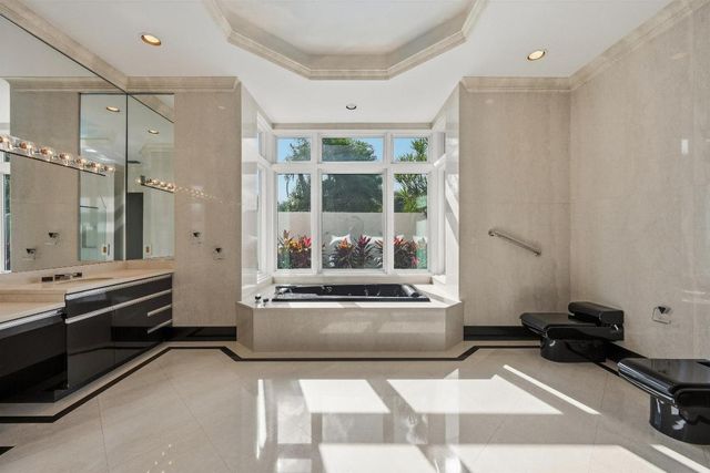 224 Locha Drive, Jupiter, FL 33458