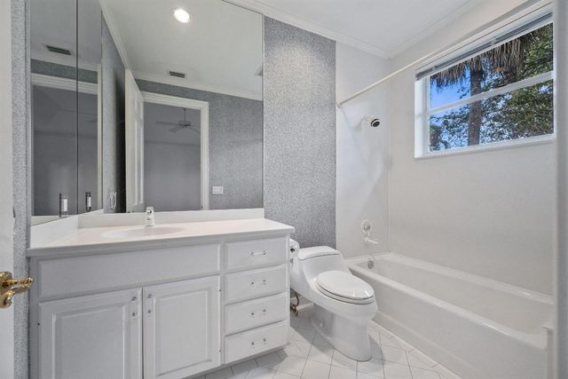 224 Locha Drive, Jupiter, FL 33458