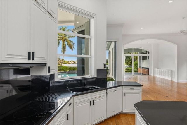 224 Locha Drive, Jupiter, FL 33458