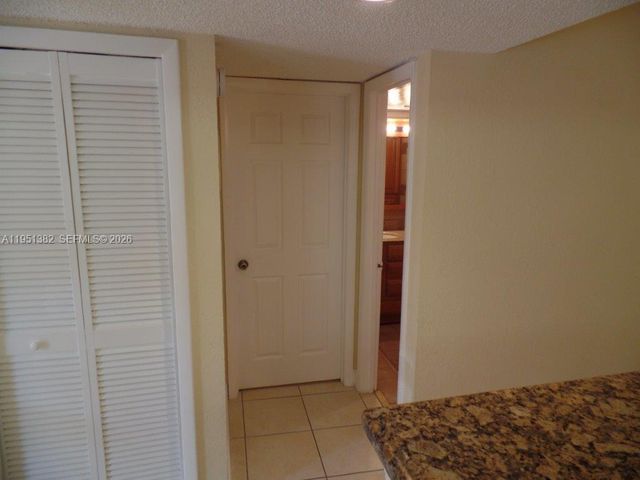 280 Racquet Club Road 102, Weston, FL 33326