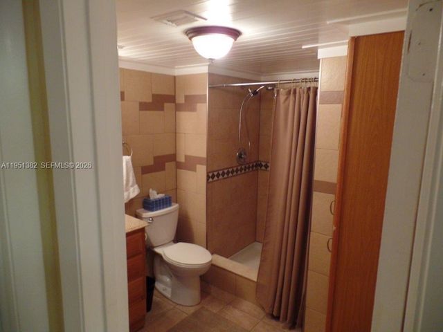 280 Racquet Club Road 102, Weston, FL 33326