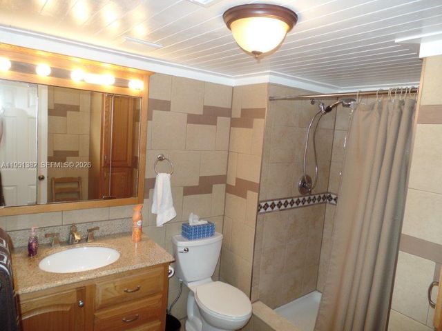 280 Racquet Club Road 102, Weston, FL 33326