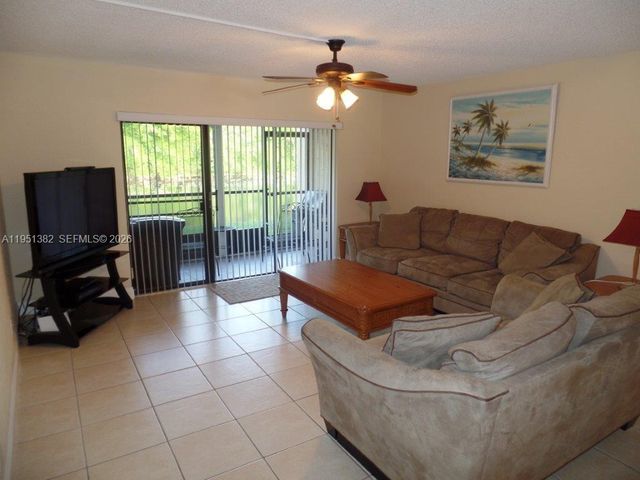 280 Racquet Club Road 102, Weston, FL 33326