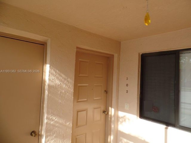 280 Racquet Club Road 102, Weston, FL 33326