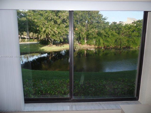 280 Racquet Club Road 102, Weston, FL 33326