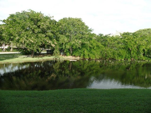 280 Racquet Club Road 102, Weston, FL 33326