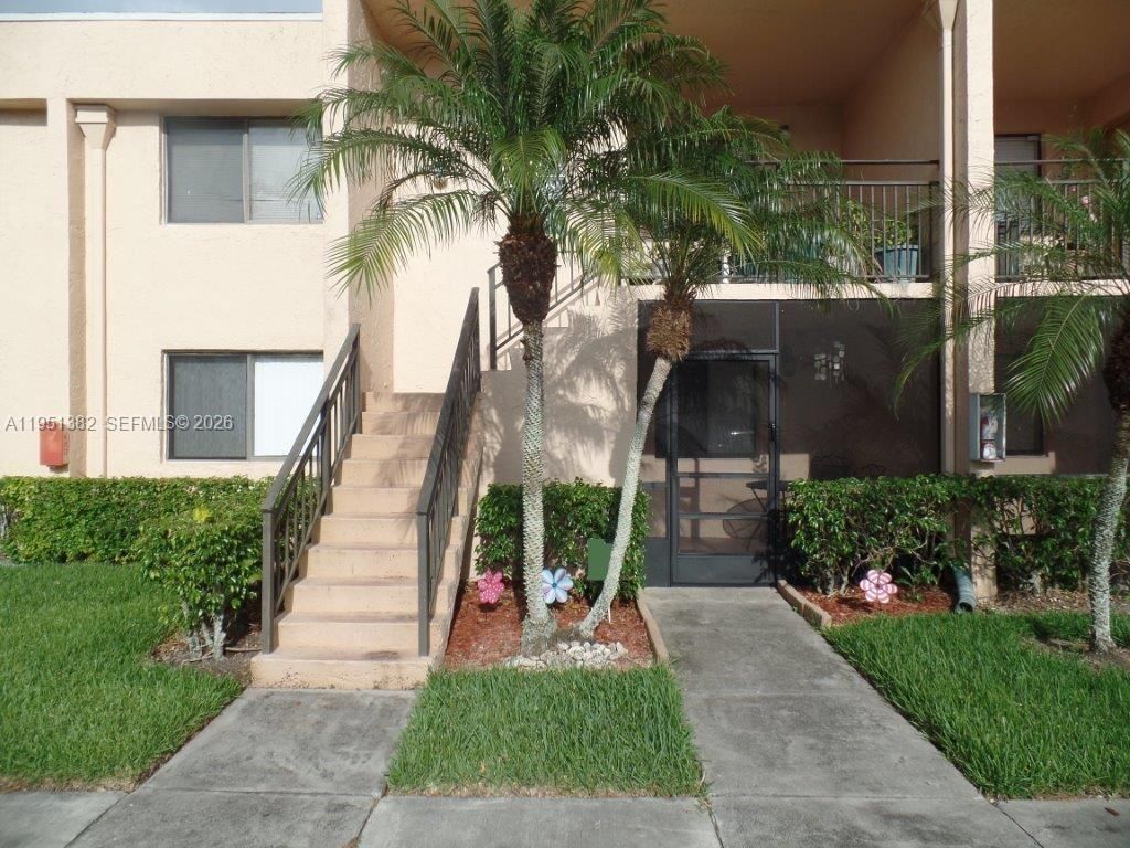 280 Racquet Club Road 102, Weston, FL 33326