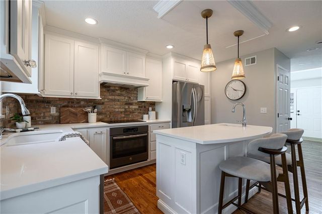 5002 NW 66th Terrace, Kansas City, MO 64151