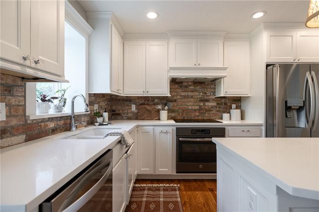 5002 NW 66th Terrace, Kansas City, MO 64151
