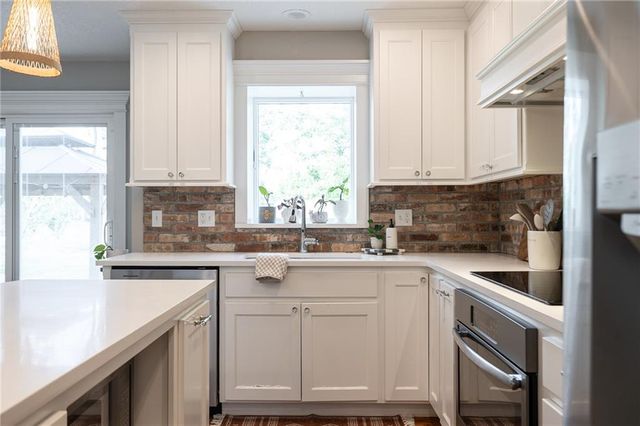 5002 NW 66th Terrace, Kansas City, MO 64151