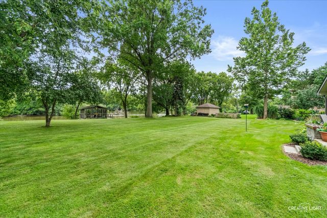 120 Riverview Court, Oswego, IL 60543