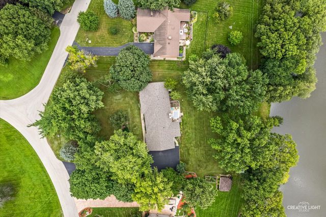 120 Riverview Court, Oswego, IL 60543