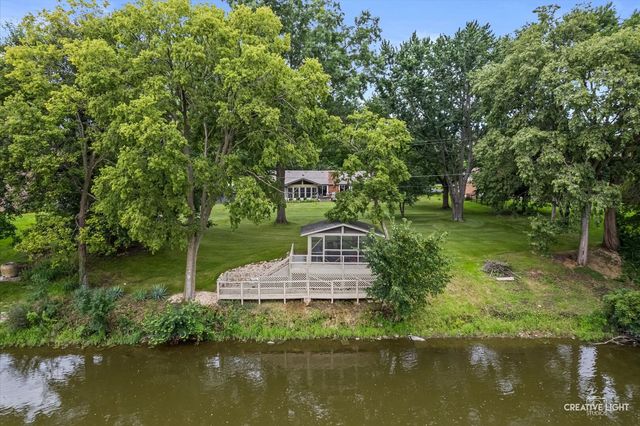 120 Riverview Court, Oswego, IL 60543