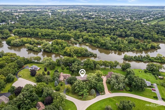 120 Riverview Court, Oswego, IL 60543