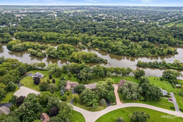 120 Riverview Court, Oswego, IL 60543