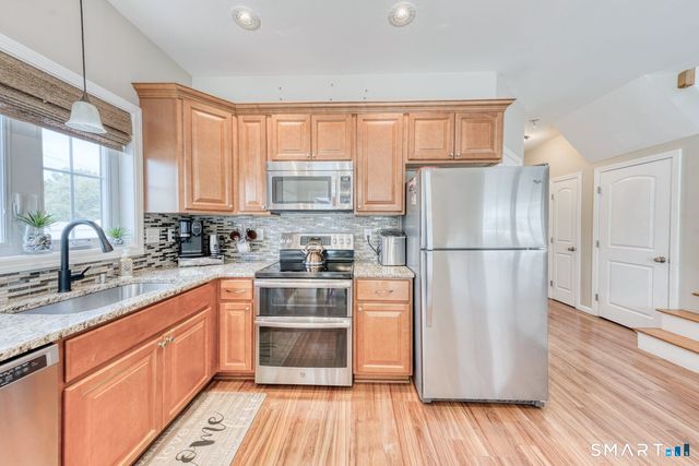 25 Sutton Road, Rocky Hill, CT 06067