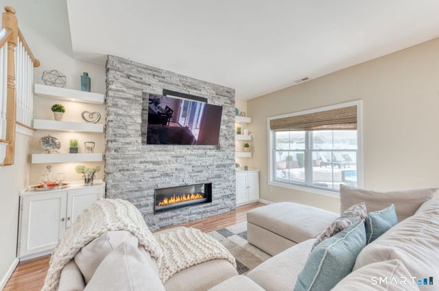 25 Sutton Road, Rocky Hill, CT 06067