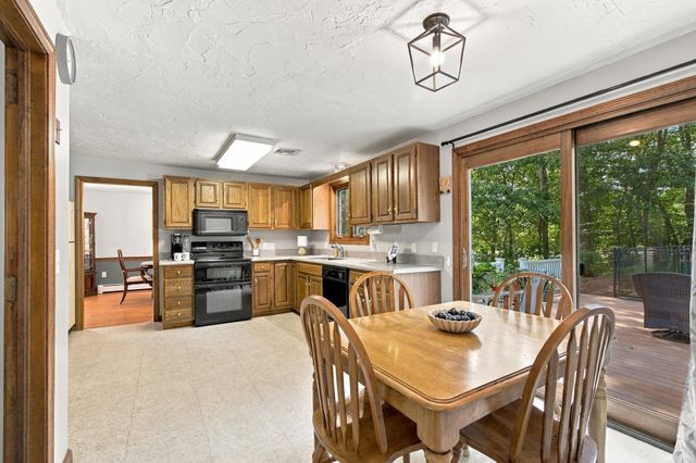 4 Blueberry Lane, Norfolk, MA 02056