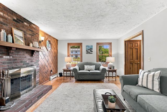 4 Blueberry Lane, Norfolk, MA 02056
