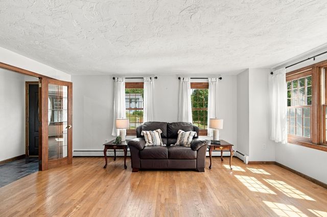 4 Blueberry Lane, Norfolk, MA 02056