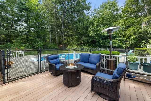 4 Blueberry Lane, Norfolk, MA 02056