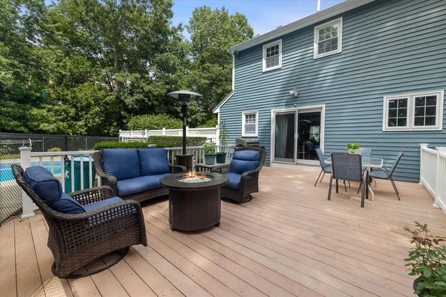 4 Blueberry Lane, Norfolk, MA 02056
