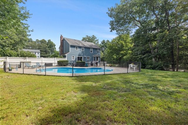 4 Blueberry Lane, Norfolk, MA 02056