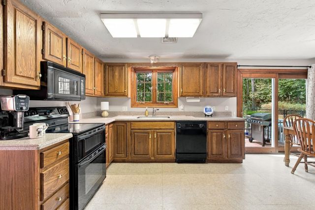4 Blueberry Lane, Norfolk, MA 02056