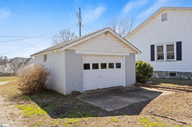 181 J Street, Greer, SC 29651