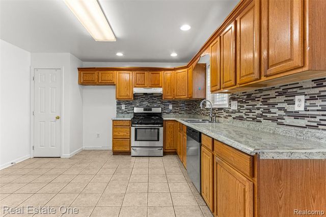 1625 Ferney Street, Dearborn Heights, MI 48120