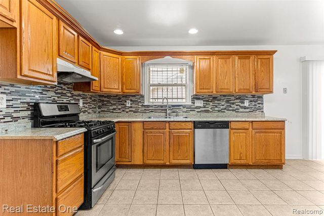 1625 Ferney Street, Dearborn Heights, MI 48120