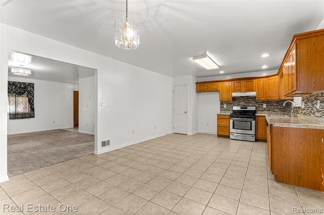 1625 Ferney Street, Dearborn Heights, MI 48120