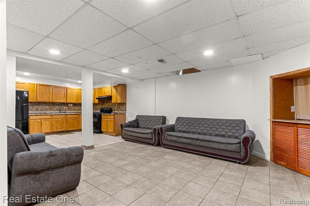 1625 Ferney Street, Dearborn Heights, MI 48120