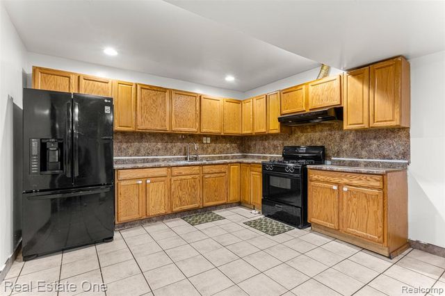 1625 Ferney Street, Dearborn Heights, MI 48120