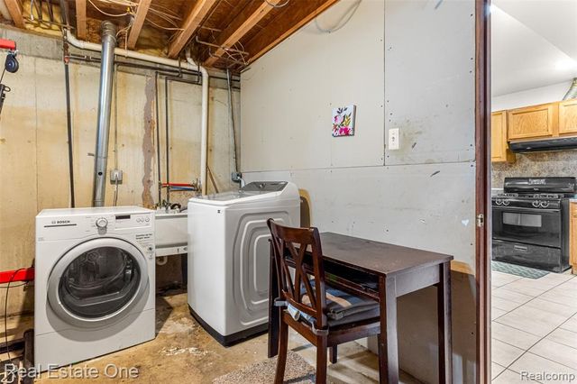 1625 Ferney Street, Dearborn Heights, MI 48120